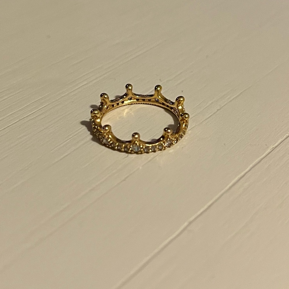 Gold Pandora size 7.5 !!